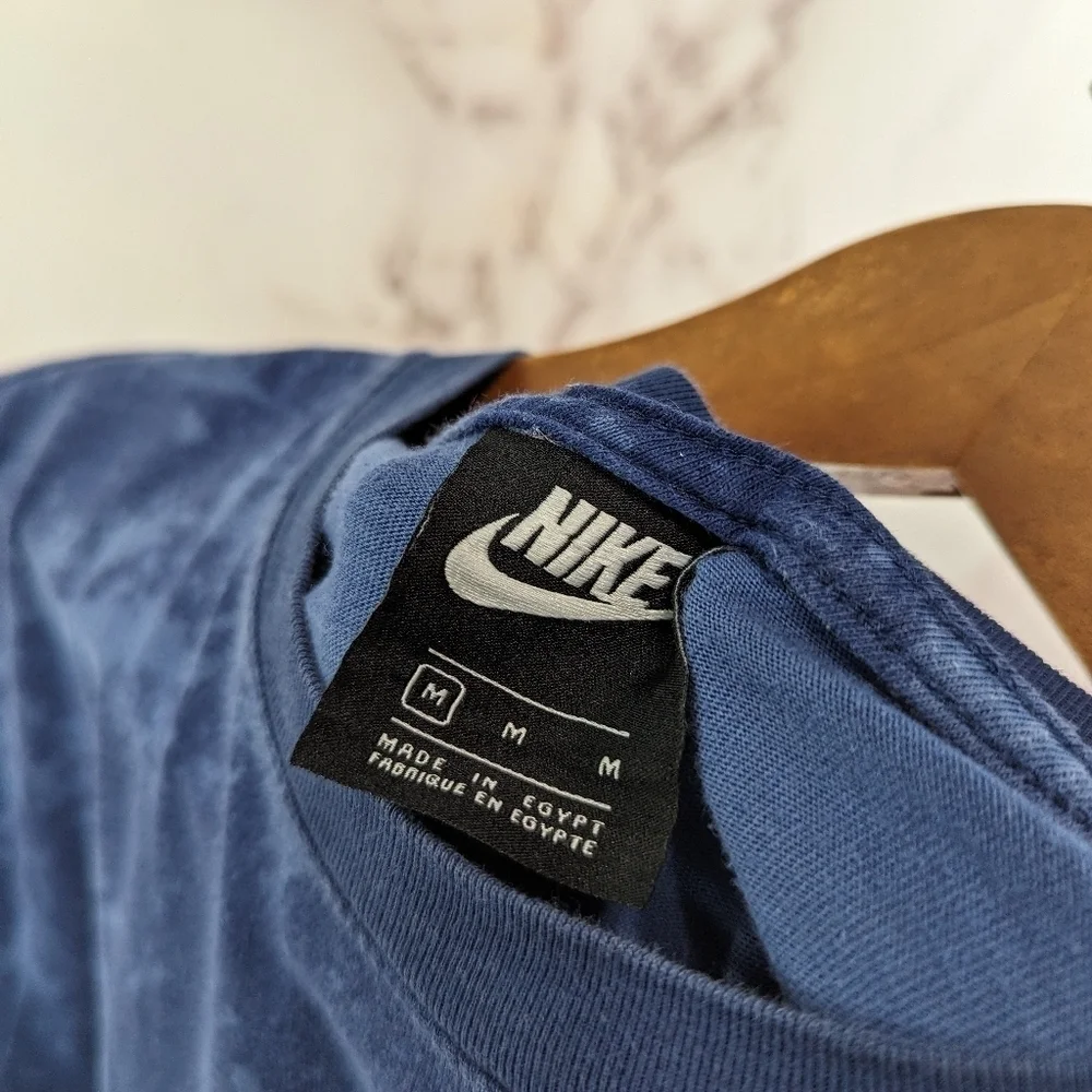 Nike T Shirt Womens Medium Blue Navy Crop Tee RWD Acid Wash Boxy Crew Neck Short